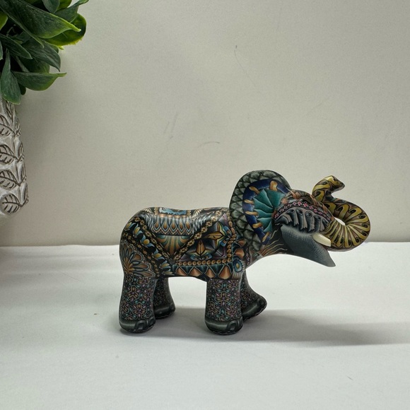 Jon Anderson Signed FIMO Creations Polymer Clay Elephant 2010 Figure - Picture 1 of 8